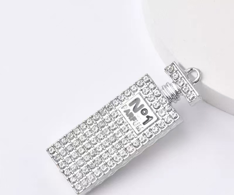 N. 1 pendente per bottiglia di profumo