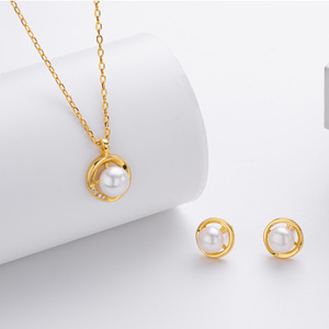 Conjunto <span class=keywords><strong>de</strong></span> <span class=keywords><strong>Collar</strong></span> <span class=keywords><strong>y</strong></span> <span class=keywords><strong>Aretes</strong></span> <span class=keywords><strong>de</strong></span> <span class=keywords><strong>Plata</strong></span> Esterlina 925 con Perlas, Joyería Elegante <span class=keywords><strong>y</strong></span> Minimalista para Mujer, Regalo Perfecto para Cumpleaños - Product Image 3