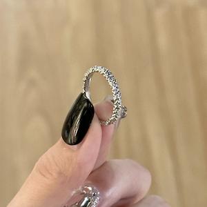 Bague ouverte texturée en argent pur S925 pour femmes, design luxueux et de niche, style cool personnalisé - Product Image 1