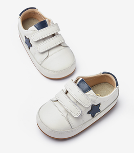 Zapatos informales para bebés y niños, suela de goma suave, <span class=keywords><strong>zapatillas</strong></span> antideslizantes de cuero con estrellas para niños pequeños - Product Image 3