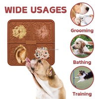 Tapis de léchage pour animaux de compagnie en silicone à motif de Noël, anti-anxiété, antidérapant, pour chiens de petite, moyenne et grande taille