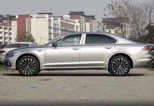 Phideon Auto Usado SAIC 380TSI Edición Premium Sedán 4 Puertas 5 Plazas Caja de Cambios Automática R18 Volante a la Izquierda Cuero Techo Panorámico - Product Image 6