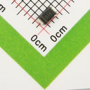 new&original DSS14 SOD-123FL Diodes Schottky Diodes 1A 550mV 40V - Product Image 1