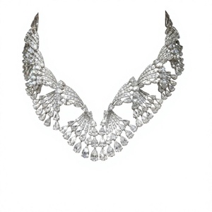 Ensemble de bijoux en cristal de luxe 4 pièces pour femmes, colliers et boucles d'oreilles, ensemble géométrique en strass pour mariage et fête - Product Image 4
