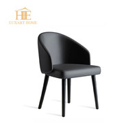 Chaise de salle à manger contemporaine nordique à dossier trapézoïdal en cuir PU et bois de frêne pour salle à manger