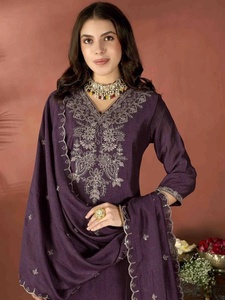 Ensemble Kurti élégant pour femmes, vêtements ethniques indiens, Kurta de créateur avec pantalon et dupatta assortis pour les festivals et le quotidien - Product Image 3