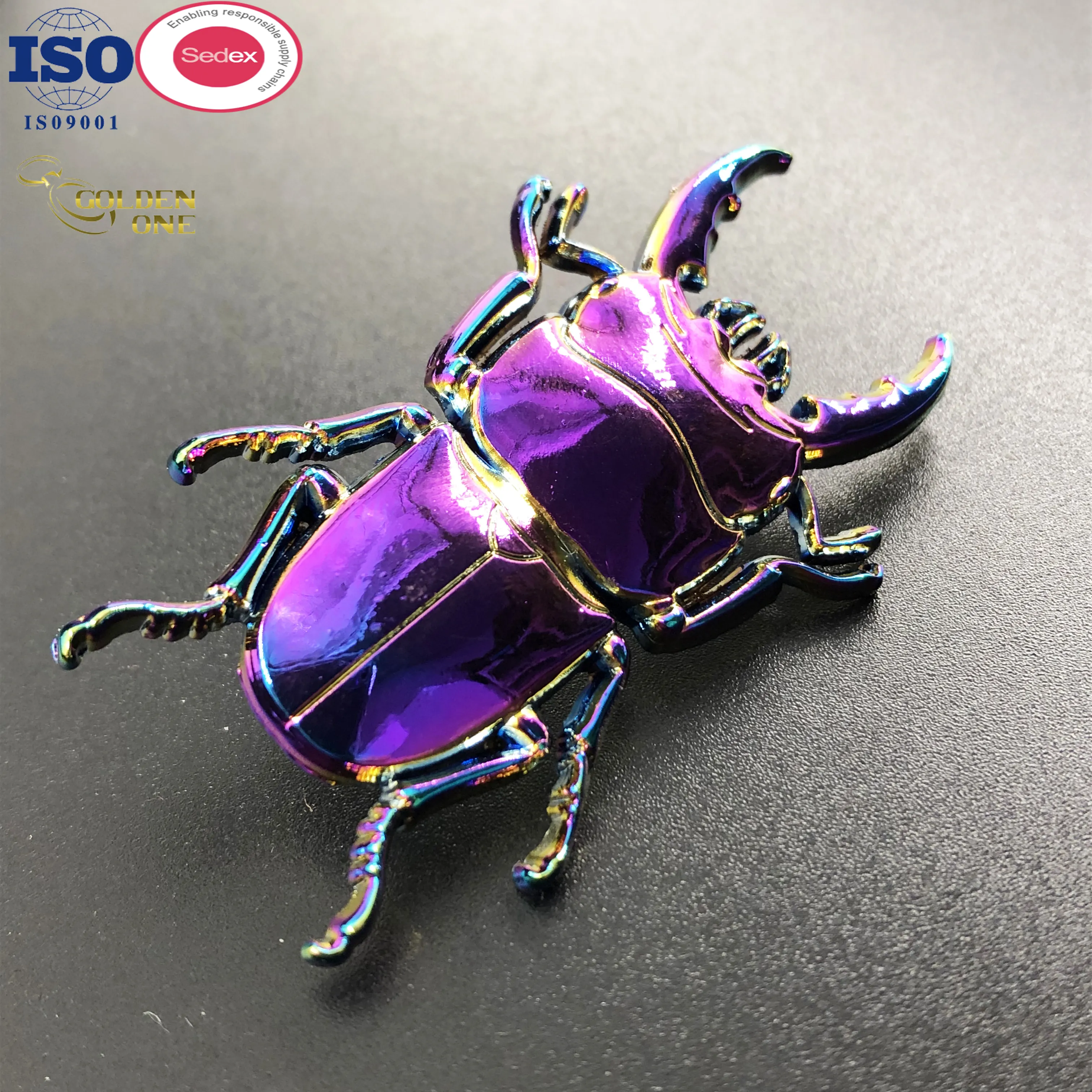 Yeni tasarım çinko alaşım Metal emaye renkli hamamböceği hayvan omurgasız Hexapod böcek gökkuşağı kaplama yaka Pin