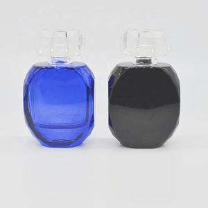 EP ขวดน้ำหอมแก้วแบบแบนขนาด50มล. ดีไซน์พิเศษสีน้ำเงินและดำพร้อมปั๊มพ่นและฝาโปร่งใส - Product Image 6