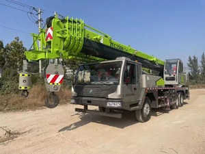 Grue sur camion Zoomlion ZTC500H de 50 tonnes bien entretenue, équipement de levage hydraulique tout-terrain à flèche télescopique - Product Image 2
