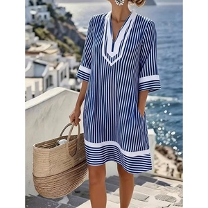 Robe tunique midi à rayures verticales pour femme, col en V, bordure contrastante blanche, poche latérale, coupe ample, robe de plage d'été - Product Image 4