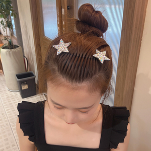 Peigne à cheveux en forme d'étoile avec strass, design de niche populaire, style simple et élégant, pour femmes, bijoux de mode en gros - Product Image 2