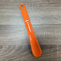 Chausse-pieds en plastique PP coloré de 25 cm avec trous de suspension, conception extra longue pour hommes et femmes