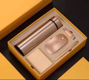 Cajas de Regalo Promocionales Personalizadas de Bajo MOQ 5 en 1, Set de Regalo para Hombre con Batería Externa, Bolígrafo, Memoria USB, Ratón y Botella - Product Image 3