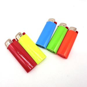 Encendedor de gas de plástico con logotipo personalizado Encendedores Feuerzeug proveedor de encendedor al por mayor antorcha vela encendedor de pedernal desechable - Product Image 4