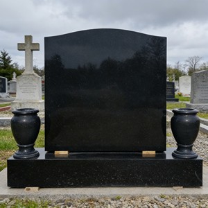 Pierres tombales, monuments commémoratifs et monuments funéraires <span class=keywords><strong>en</strong></span> <span class=keywords><strong>granit</strong></span> noir absolu, polies, sur mesure, qualité export - Product Image 1