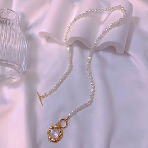 สร้อยคอมุกแท้สไตล์บาโรกสำหรับผู้หญิง ดีไซน์หรูหรา พร้อมตัวล็อคแบบ OT ลูกปัดทรงไม่สม่ำเสมอ สายคล้องคอประดับจี้เปลือกหอย - Product Image 3