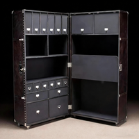 Buffet d'appoint artistique minimaliste contemporain haut de gamme pour salon de villa, meuble à vin décoratif de designer