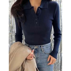 เสื้อสเวตเตอร์ถักแขนยาวคอปกโปโลสีกรมท่าสำหรับผู้หญิง - Product Image 4