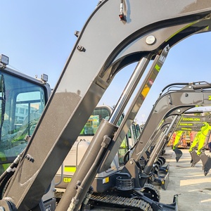 Mini-excavatrices Zoomlion ZE60GA 6 tonnes neuves et d'occasion, excavatrices-pelleteuses Zoomlion ZE60G/ZE75GA/ZE75G en stock à vendre. - Product Image 3