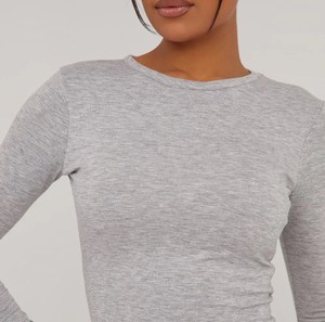 Set da 2 Pezzi Casual con Top a Maniche Lunghe e Collo Tondo in Grigio, T-Shirt Crop Top e Pantaloni Sportivi, Comodo Completo Loungewear da Donna con Logo Personalizzato - Product Image 4