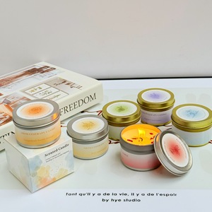 Bougie parfumée, cadeau pour femme, bougie à la cire de soja, aromathérapie naturelle avec fleurs séchées dans des boîtes réutilisables, cadeau relaxant pour un anniversaire - Product Image 3