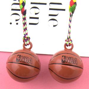 <span class=keywords><strong>2023</strong></span> venta al por mayor de campana de mano accesorios nuevo producto de dibujos animados de baloncesto recuerdo windchime <span class=keywords><strong>NBA</strong></span> deporte fútbol bell - Product Image 5