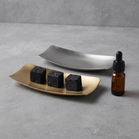 Diffuseur d'arômes moderne et minimaliste en pierre de lave, ensemble personnalisé de diffuseurs d'huiles essentielles en roche volcanique avec plateau métallique, vente en gros pour la décoration intérieure