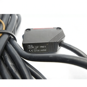 ไดรเวอร์เซิร์ฟเวอร์อุปกรณ์ควบคุม PLC E3Z-R61สีทองสินค้าใหม่ - Product Image 1