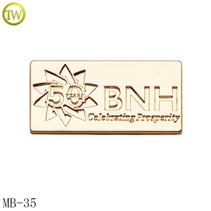 Etichette <span class=keywords><strong>per</strong></span> <span class=keywords><strong>Accessori</strong></span> di Piccole <span class=keywords><strong>Borse</strong></span> Realizzate dal Produttore, Targhette Personalizzate in Lega con Logo Goffrato in Nichel Anticato <span class=keywords><strong>per</strong></span> Mini <span class=keywords><strong>Borse</strong></span> - Product Image 5