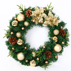 Couronnes <span class=keywords><strong>de</strong></span> Noël artificielles avec boule en plastique et nœud papillon Nouveau design couronnes décoratives fournitures <span class=keywords><strong>de</strong></span> décoration <span class=keywords><strong>de</strong></span> noël - Product Image 4