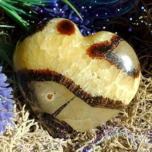 Wholesale Hot Selling Septarium Heart Crystal Healing Natural Polished Stone for Unique Home Decorations and Holiday <b>Gifts</b> - Product Image 4