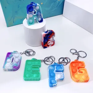 Mini llavero de silicona con Dimple Simple y burbuja, juguete para apretar el alfabeto, con logotipo personalizado, 2023