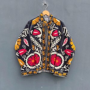 Veste d'hiver festive en velours Suzani brodé, respirante, boutonnée, pour femme, vêtement d'extérieur chaud, style bohème, cadeau pour elle, vente en gros Inde - Product Image 6