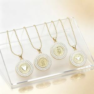 Collar con Colgante de Moneda Chapado en Oro de 18K de Lujo con Circonitas para Mujer, Joyería al por Mayor con Medallón Redondo de Corazón de la Virgen María y San Benito - Product Image 3