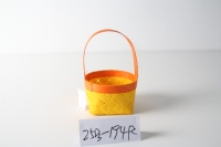 Panier tissé à la main en copeaux de bois, panier cadeau coloré tissé à la main avec poignée pour l'emballage de cadeaux, le stockage de fruits