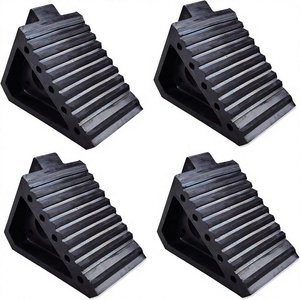 ตัวกันล้อรถแบบยางหนาพิเศษ ขนาด 8" x 4" x 6" - Product Image 1