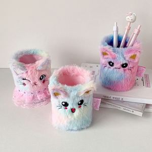 Étui Organisateur de Pinceaux de Maquillage en Peluche Douce et Élégante, Porte-Crayons Arc-en-Ciel Moelleux et Mignon pour Filles - Product Image 4
