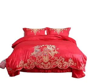 طقم مفارش سرير أحمر لحفلات الزفاف بحجم كبير في الصين ، طقم مفارش سرير آسيوي مع تنين وطيور فينيكس غطاء لحاف مطرز من 4