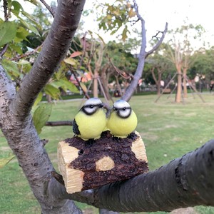 Figura de Resina Realista de Pájaro Robinsimulado en Tronco de Árbol, Forma de Animal Biónico para Decoración de Mesa del Hogar - Product Image 3