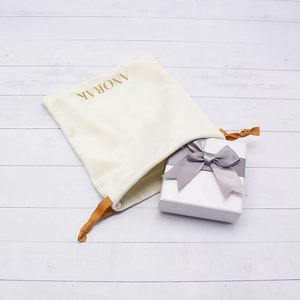 Luxury Velvet <b>Pouch</b> with logo <b>Drawstring</b> Jewellery <b>Pouch</b> Bag Low Moq Custom Beige Velvet Wedding Souvenir Bags - Product Image 6