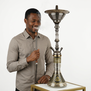Chicha authentique égyptienne Khalil Mamoon de 81 cm, finition dorée avec noyau en laiton massif et plateau large - Product Image 3