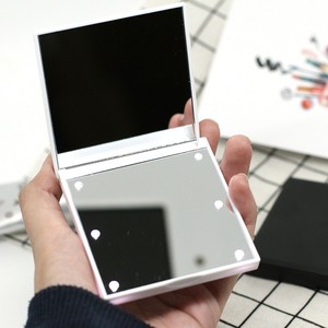 Bán buôn gương mỹ phẩm mini Túi nhựa giá rẻ nhỏ gương vuông với 6 đèn LED - Product Image 2