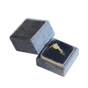 Wholesale Luxury Vintage <b>Ring</b> Box Microfiber Velvet Jewelry Travel <b>Storage</b> Case with Custom Logo for Weddings - Product Image 3