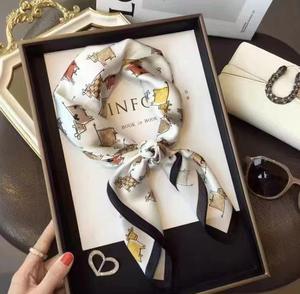 Foulard carré noir et blanc imprimé en usine pour femme, châle, écharpe pour cheveux - Product Image 6