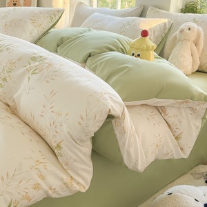 Set di biancheria da letto in quattro pezzi spessita in tessuto spazzolato per la pelle - Product Image 2