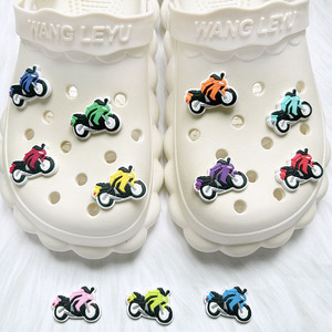 Nouvelle breloque de chaussure de moto de course tendance, couleurs à la mode, boucle décorative pour chaussure de moto de course, breloque populaire pour chaussure de moto de course - Product Image 6
