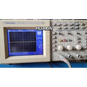 1PCS Tektronix TDS2012C 100MHz 2Ch Osciloscopio en buen estado de segunda mano - Product Image 1