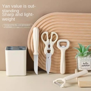 Set di 5 Utensili da Cucina Manuali in Acciaio Inox: Coltello per Frutta, Pelapatate, Sbattitore, Forbici - Product Image 2