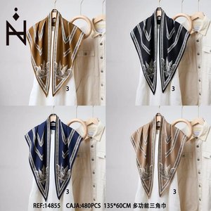 Sciarpa triangolare Ink 135x60 cm Accessorio moda in poliestere per donna Design geometrico Multifunzionale per tutte le stagioni - Product Image 3