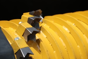 Accessori per Mini Skid Steer Loader Serie HCN 0513: Trinciatrice Forestale per Recupero Terreni Incolti e Disboscamento. - Product Image 6